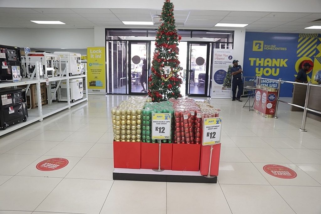 Gordons Plaza Christmas at Brian Bell Homecentres